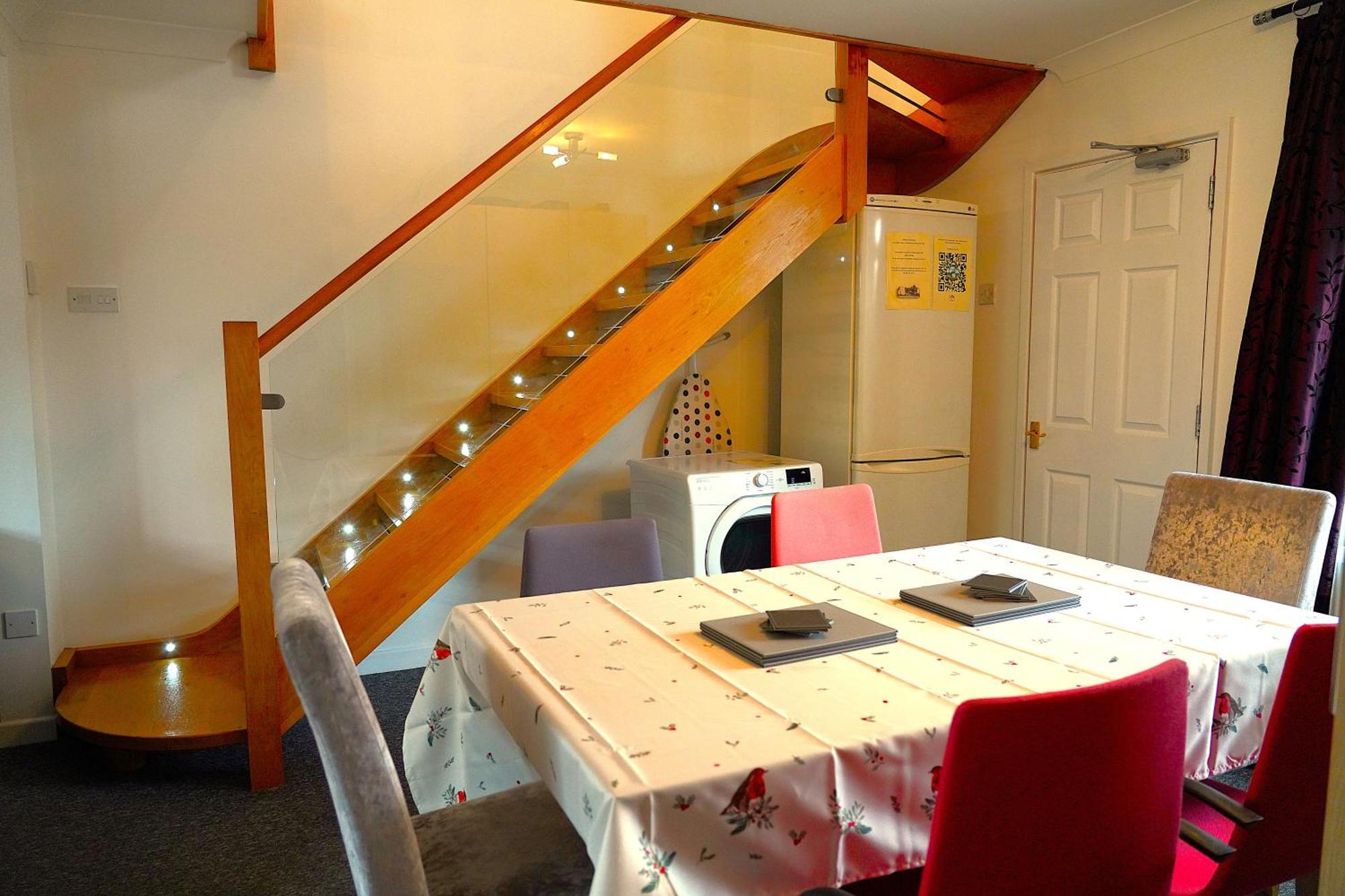 Sleeps 10, Free Parking, Close To Science Park, King Size Bed Milton  Eksteriør billede